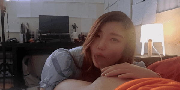 หนังโป้ออนไลน์ ครูสาวโม๊คควย หนุ่มโชคดีโดนครูสาวสุดสวยโม๊คควยเสียว ๆ ฟิน ๆ