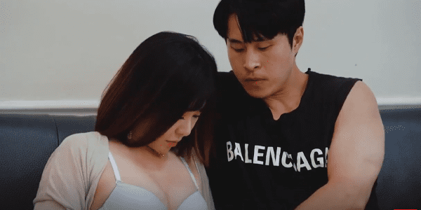 หนังอาร์ฟรี น้องหื่นล่อเยสหีพี่สาว เบิร์นหีพี่สาวคนสวยรัวลิ้นเร็วจนน้ำหีแตกคาปาก